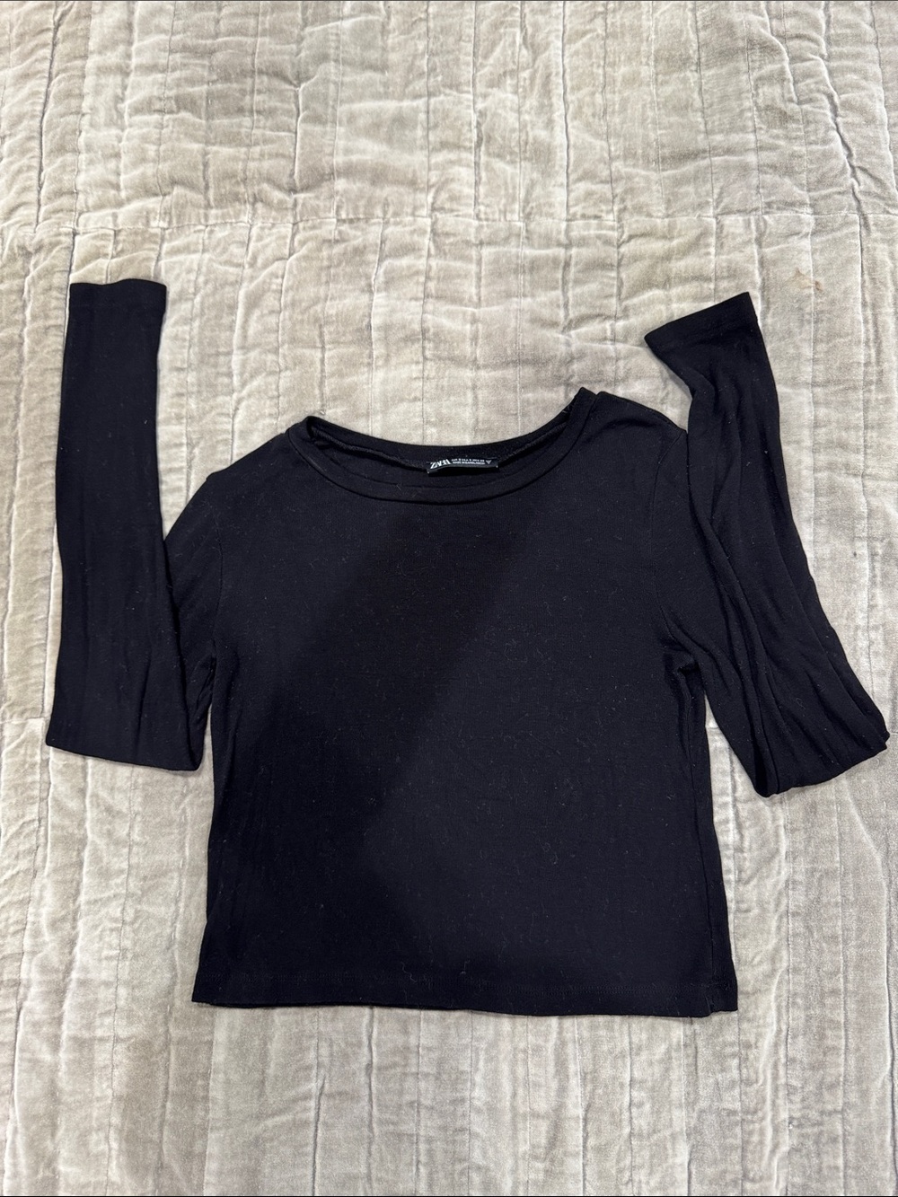Zara  women Black Long Sleeve Crop Tee size s